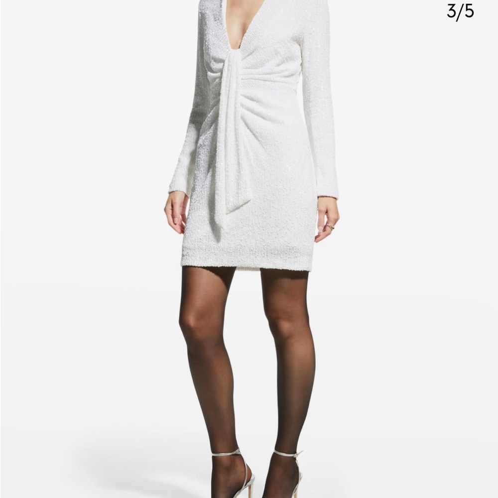 One33 Social Ivory Sequined Long Sleeve V-Neck Cocktail Mini Dress NWT.